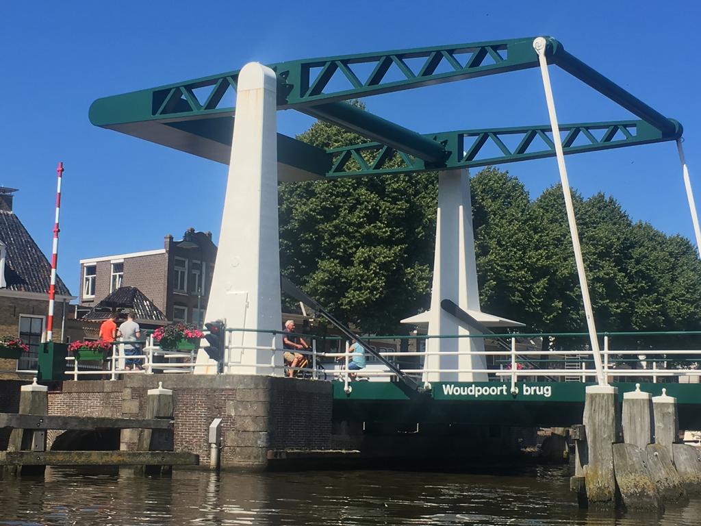 Hotel Cafe Restaurant 'T Raedhus Dokkum Eksteriør billede