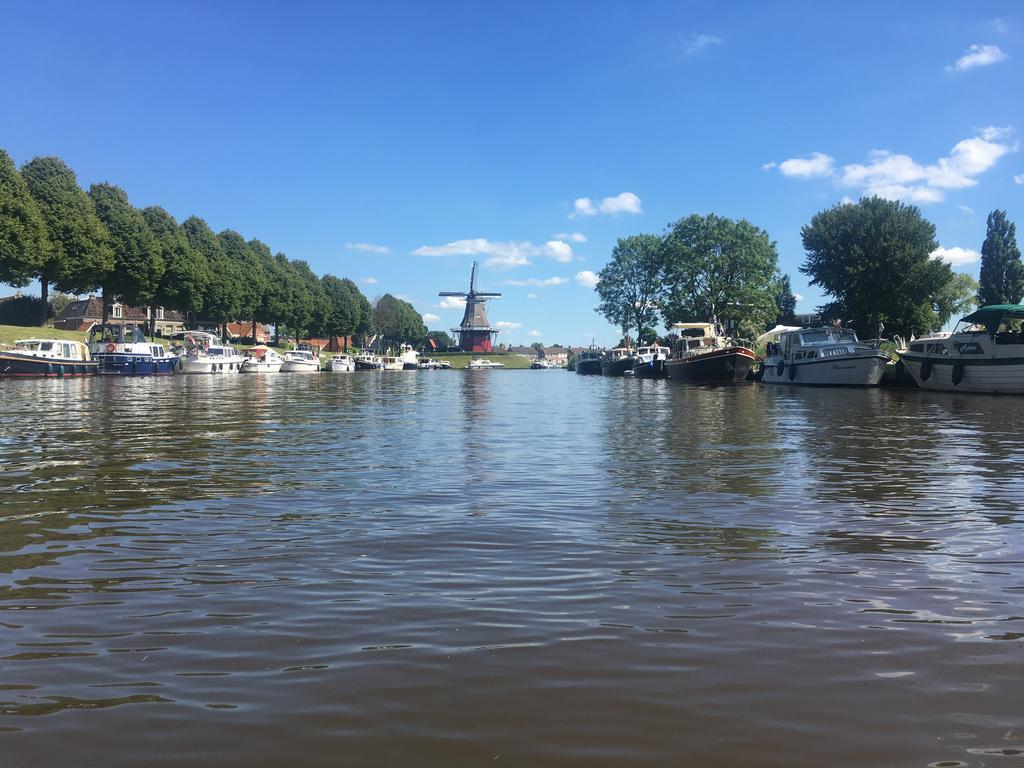 Hotel Cafe Restaurant 'T Raedhus Dokkum Eksteriør billede